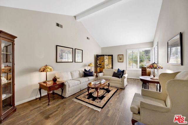 28461 Driver Avenue, Agoura Hills CA: https://media.crmls.org/mediaz/f0c75518-14aa-45d7-ab44-14224790b1c3.jpg