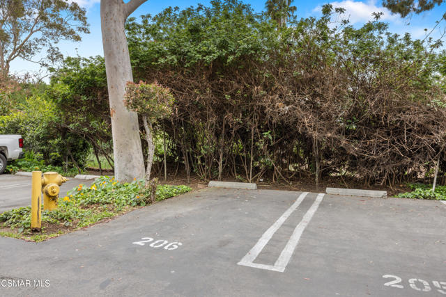 5000 S Centinela Avenue, Los Angeles CA: https://media.crmls.org/mediaz/f0c852ce-5559-4500-80d0-df8f42a2c6e0.jpg