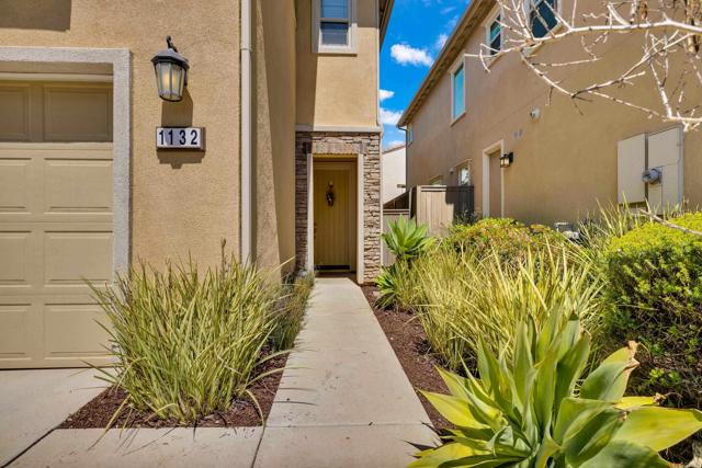 1132 Cherry Tree Lane, Vista CA: https://media.crmls.org/mediaz/f0c882af-82d1-4944-8a81-afa4ba29f630.jpg