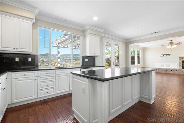 1850 Sheridan Way, San Marcos CA: https://media.crmls.org/mediaz/f0c88b94-85b2-4791-929c-63bacd8fbdb5.jpg