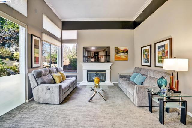 Image 23 of 58 For 36 Savona Ct