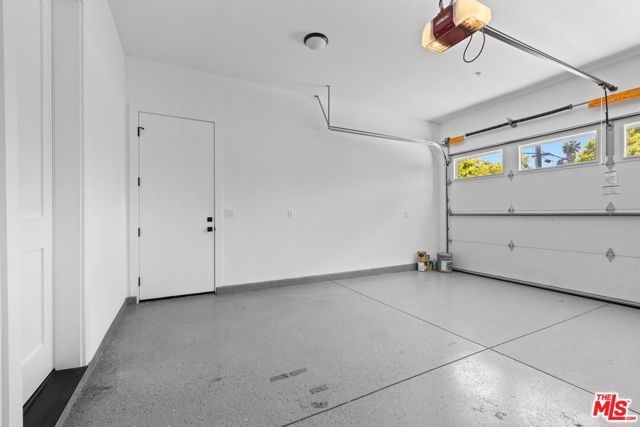 2590 Amherst Avenue, Los Angeles CA: https://media.crmls.org/mediaz/f0c974be-9f68-4a9c-a771-83fb8e7454fb.jpg