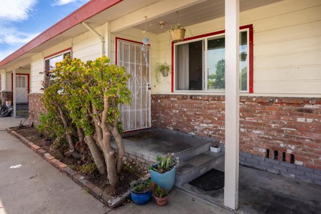 2030 Kinsley Street, Santa Cruz CA: https://media.crmls.org/mediaz/f0ca2a21-b360-487c-bf8e-70ab594d538c.jpg