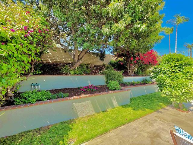 359 W Glenwood Ave, Fullerton CA: https://media.crmls.org/mediaz/f0ca535d-08c8-474a-8023-a7d10c3445b6.jpg