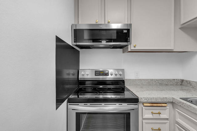 2825 N Los Felices, Palm Springs CA: https://media.crmls.org/mediaz/f0ca54bb-1e71-4515-a9cc-fb8ae0b1bf20.jpg