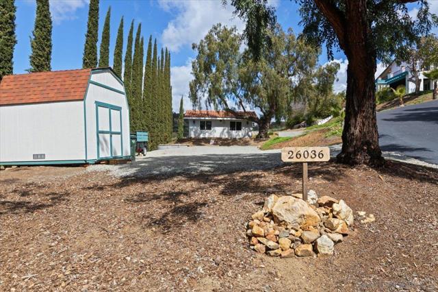26036 38 Kaywood Terrace, Escondido CA: https://media.crmls.org/mediaz/f0cb2f42-8862-4c56-b7d8-d033fd43e031.jpg