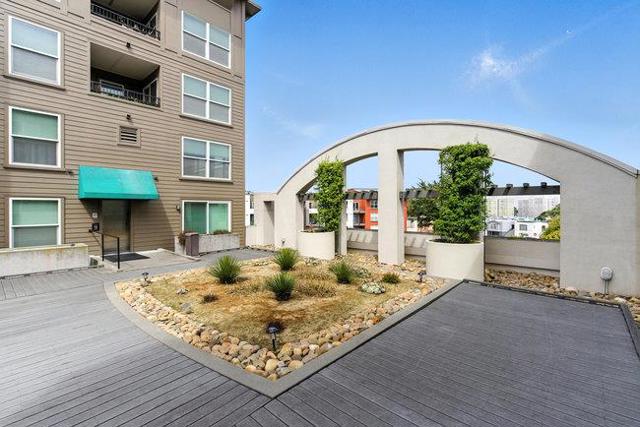 8200 Oceanview Terrace, San Francisco CA: https://media.crmls.org/mediaz/f0cc9910-23b3-4a43-96ff-5576c7683da2.jpg