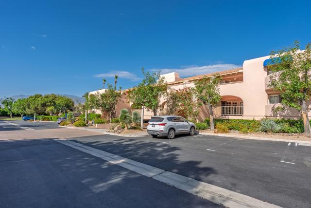 500 E Amado Road, Palm Springs CA: https://media.crmls.org/mediaz/f0cd04cb-518e-4119-8ccd-33befc30fdc2.jpg