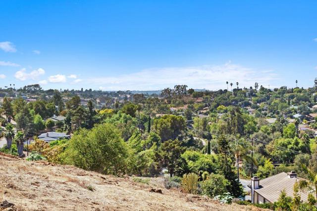 1101 York Dr., Vista CA: https://media.crmls.org/mediaz/f0ce2c78-8195-4666-9814-7f7bf918968e.jpg