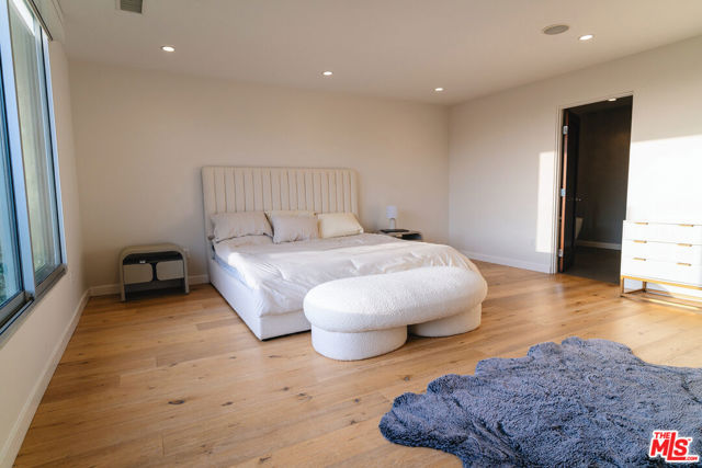 3423 Scadlock Lane, Sherman Oaks CA: https://media.crmls.org/mediaz/f0ce4ac5-1a0e-4253-b354-7a2df72e422c.jpg