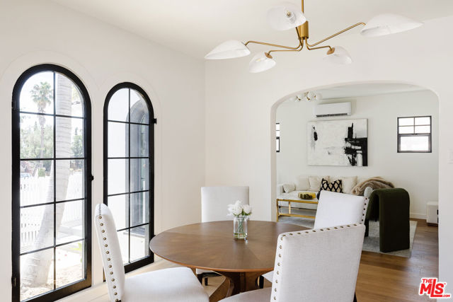 2353 Lucerne Avenue, Los Angeles CA: https://media.crmls.org/mediaz/f0ce9185-add2-43a3-b26e-26d008286066.jpg