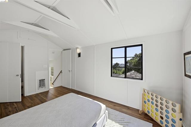 44 Highgate Rd, Kensington CA: https://media.crmls.org/mediaz/f0cebd95-2a46-48a9-8207-d94192237f7e.jpg