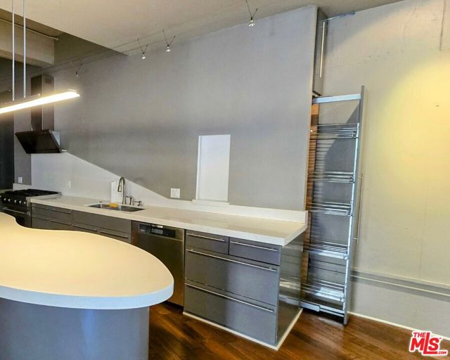 849 S Broadway, Los Angeles CA: https://media.crmls.org/mediaz/f0ceeb9b-de96-4e30-8553-dc3e555d1e1d.jpg