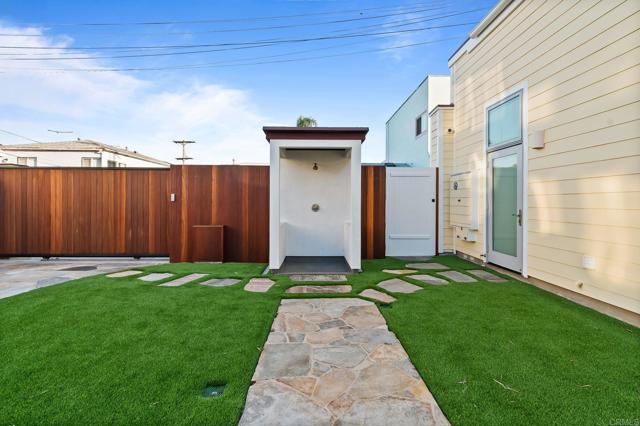 Detail Gallery Image 48 of 60 For 1615 Ocean Front St, San Diego,  CA 92107 - 2 Beds | 2 Baths