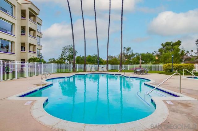 12122 Royal Birkdale Row, San Diego CA: https://media.crmls.org/mediaz/f0cfebf3-f95f-44a7-a8d0-aa0d09d3c15f.jpg