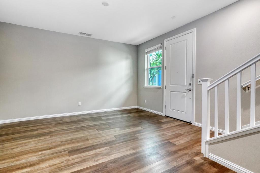 https://media.crmls.org/mediaz/f0d04d5e-9064-48bf-96c7-675a4ec726d9.jpg?preset=X-Large