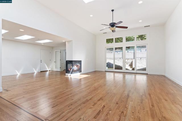 225 Rheem Blvd, Moraga CA: https://media.crmls.org/mediaz/f0d05aa0-53ec-4195-b1ca-47b2e9b144b7.jpg