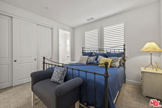 20162 W Cromwell Way, Porter Ranch CA: https://media.crmls.org/mediaz/f0d0d763-7dac-4418-9368-d50bdac203f8.jpg