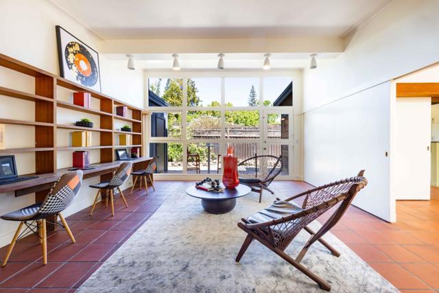 876 Southampton Drive, Palo Alto CA: https://media.crmls.org/mediaz/f0d10028-2557-4678-a2bd-f93143186bf0.jpg