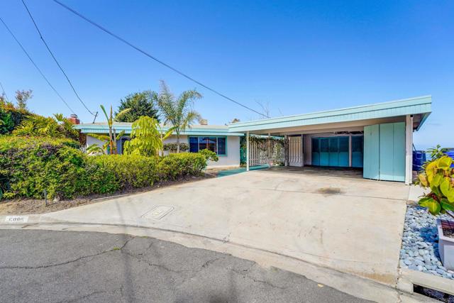 5995 La Jolla Corona Dr., La Jolla CA: https://media.crmls.org/mediaz/f0d13968-1491-449e-85a4-78c3c578f1f0.jpg