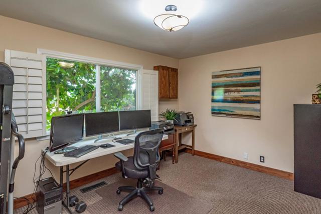 12467 Creekview Court, San Martin CA: https://media.crmls.org/mediaz/f0d17a4d-71bf-415d-bdc9-1e95b702d385.jpg