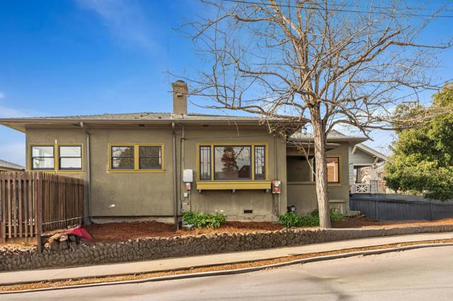 5150 Coronado Avenue, Oakland CA: https://media.crmls.org/mediaz/f0d2d7db-b46d-47f4-ad56-5766bff71a88.jpg