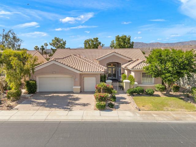78586 Kensington Avenue, Palm Desert CA: https://media.crmls.org/mediaz/f0d372be-d507-4419-bdfe-a37a033605e8.jpg