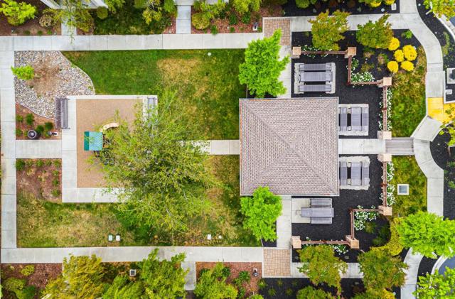 109 Avellino Way, Mountain View CA: https://media.crmls.org/mediaz/f0d39862-aeef-4319-b828-d9eddf63a965.jpg