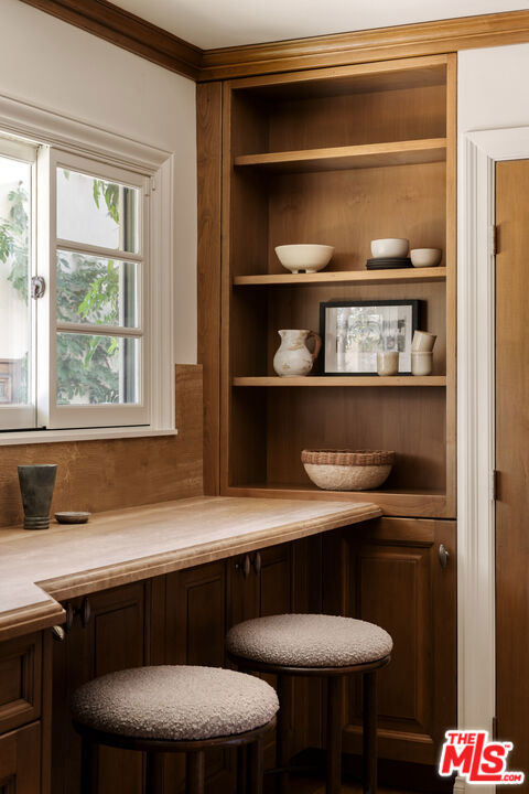 1296 Capri Drive, Pacific Palisades CA: https://media.crmls.org/mediaz/f0d3e449-5445-494b-bf6a-5cbb2fa1be1d.jpg