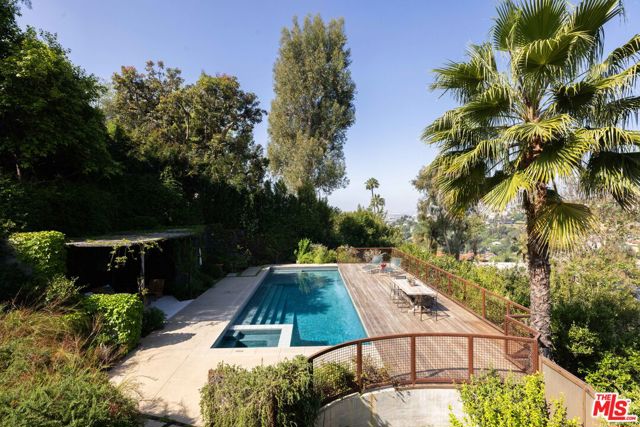 Image 31 of 57 For 2206 Micheltorena Street