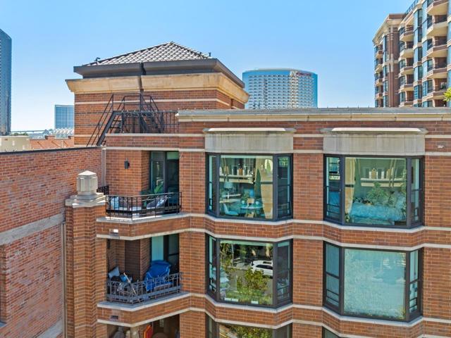 500 W Harbor Dr, San Diego CA: https://media.crmls.org/mediaz/f0d57b46-9b32-4c79-bf5b-06b4ed5a3852.jpg