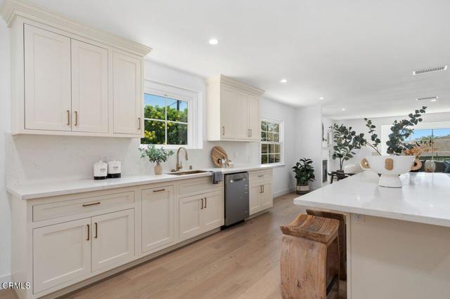 1105 Fairview Drive, La Canada Flintridge CA: https://media.crmls.org/mediaz/f0d664b9-cd0a-4262-938d-842df0d00755.jpg