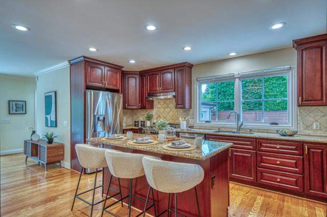 2618 Brewster Avenue, Redwood City CA: https://media.crmls.org/mediaz/f0d6669a-a5bb-4cf1-af52-5310c1ceab83.jpg