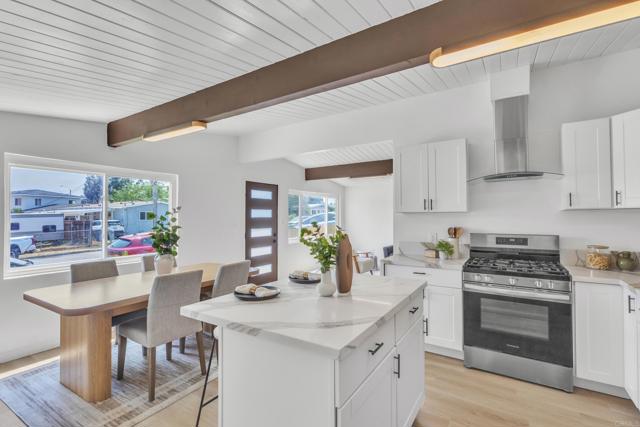 9850 Arapaho St, Spring Valley CA: https://media.crmls.org/mediaz/f0d6b33f-6c82-4751-bba9-eca7194b10d9.jpg