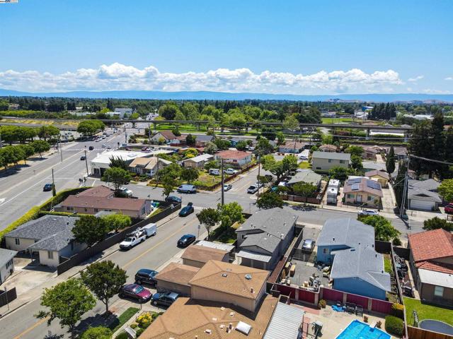 33972 10Th St, Union City CA: https://media.crmls.org/mediaz/f0d6b85c-9b98-4f11-b23e-1a85d058bf76.jpg
