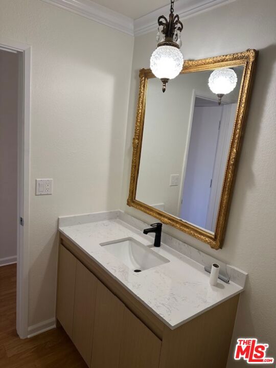 2320 S Bentley Avenue, Los Angeles CA: https://media.crmls.org/mediaz/f0d71f31-b024-4e39-8fca-0d2f007bbdbb.jpg