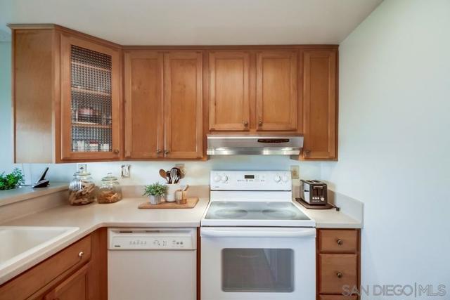 5430 Baltimore Drive Unit 72, La Mesa CA: https://media.crmls.org/mediaz/f0d7a651-bf63-461f-82c7-2ac8b0a881c5.jpg