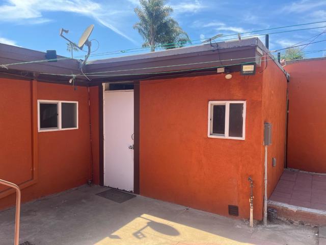 105 Palm Avenue, Watsonville CA: https://media.crmls.org/mediaz/f0d86263-29d8-4a2d-8096-0a1940062c37.jpg