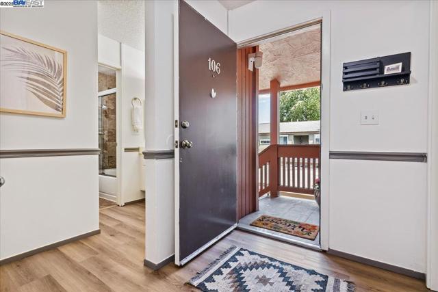 810 Oak Grove Rd, Concord CA: https://media.crmls.org/mediaz/f0d88833-5c85-4537-b0e4-3eb023ccb3e1.jpg