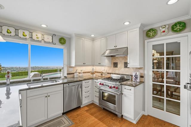 7 Somerset Court, Belmont CA: https://media.crmls.org/mediaz/f0d8903b-35dc-43c2-a5f3-b2b4d3b6a578.jpg