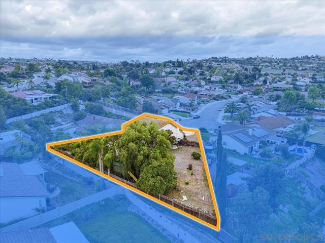 5356 Malcolm St, Oceanside CA: https://media.crmls.org/mediaz/f0d89c66-6722-4fb8-b95f-de16b0d4a000.jpg