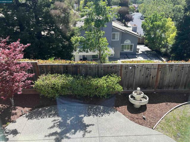 600 Bourne Ct, Danville CA: https://media.crmls.org/mediaz/f0d8a6bc-831f-4c22-a238-2134ccd57b46.jpg