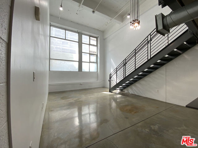 1130 S Flower Street, Los Angeles CA: https://media.crmls.org/mediaz/f0d94e3d-be59-4327-acdd-eea7dce437ce.jpg