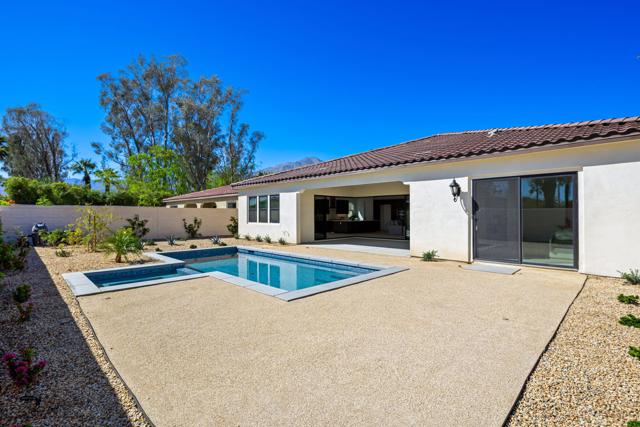 57540 Cherrywood Place, La Quinta CA: https://media.crmls.org/mediaz/f0d9ae69-f8a2-480b-ad44-52e811f7fa95.jpg