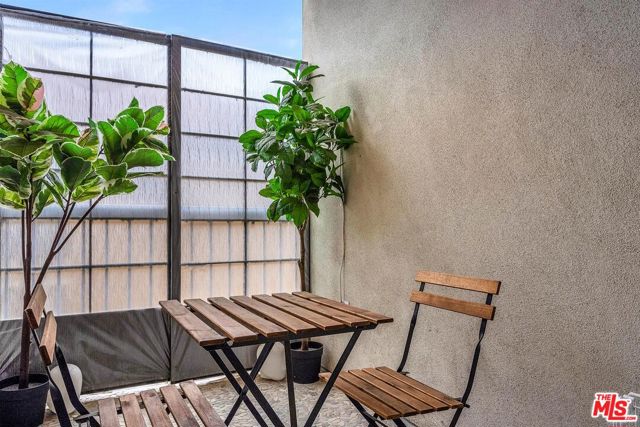 214 S Alexandria Avenue, Los Angeles CA: https://media.crmls.org/mediaz/f0da2778-4c46-4e93-bf03-65310b67325c.jpg