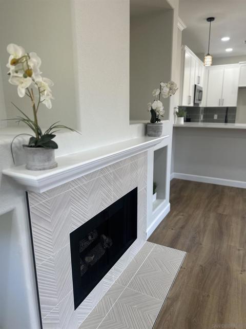 12665 Creekview Dr, San Diego CA: https://media.crmls.org/mediaz/f0da4521-562d-477a-b140-7613f88eb147.jpg