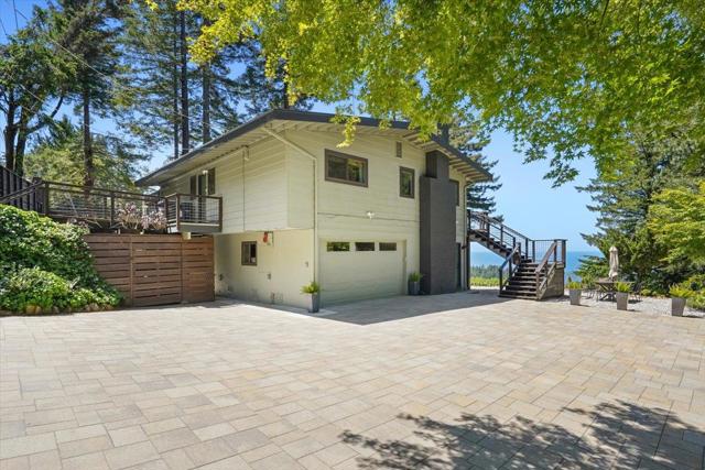 12960 Skyline Boulevard, Woodside CA: https://media.crmls.org/mediaz/f0db138a-b028-45b2-9eb1-73f23dee7f58.jpg