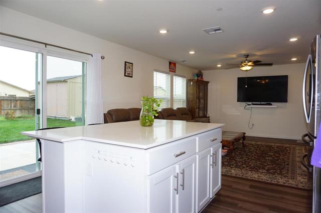 405 Greene Way, Los Banos CA: https://media.crmls.org/mediaz/f0dbf771-6694-4908-a2ac-f1be6faa9ab3.jpg