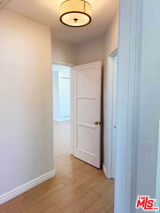4125 West Toluca Lake Avenue photo 20