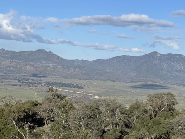 25770 E GRADE ROAD, Santa Ysabel CA: https://media.crmls.org/mediaz/f0dd2f30-1108-4ef6-ab67-e4d491002b48.jpg
